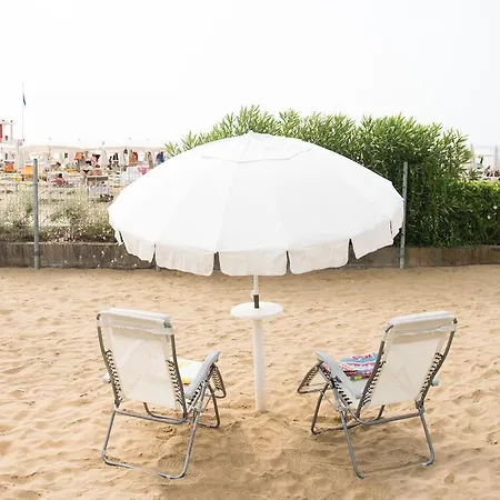 Sea Front Garden Holiday home