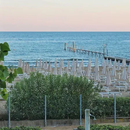 Casa vacanze Sea Front Garden *