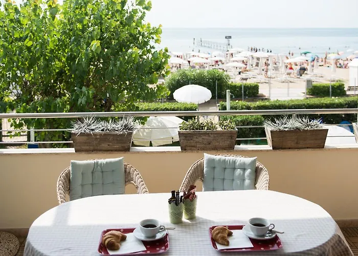 Sea Front Garden Tatil Evi